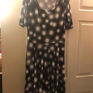 LulaRoe Nicole black & white spiral dress new